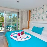 Clover Magic Altinkum Park Hotel 3*