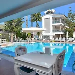 Hotel Clover Magic Altinkum Park Side