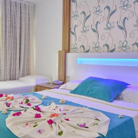 Clover Magic Altinkum Park 3* Sidé