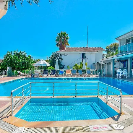 Clover Magic Altinkum Park Hotel