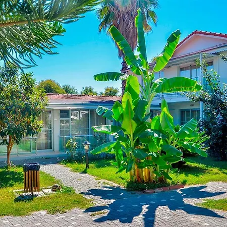 Hotel Clover Magic Altinkum Park Sidé