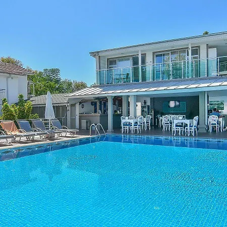 Clover Magic Altinkum Park 3* Sidé