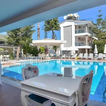 Hotel Clover Magic Altinkum Park Sidé