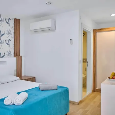 Clover Magic Altinkum Park Sidé