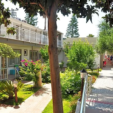 Clover Magic Altinkum Park Hotel 3*