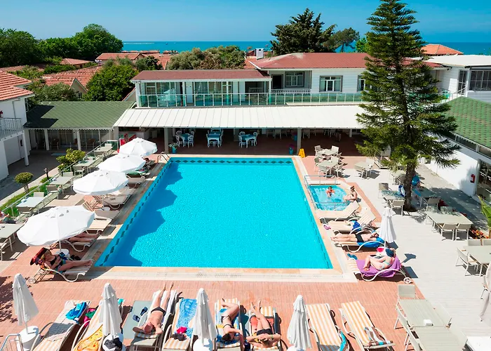 Clover Magic Altinkum Park Szálloda 3*