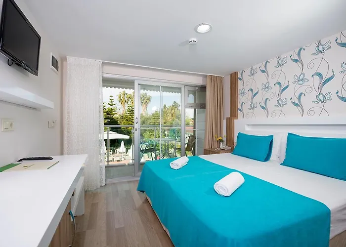 Clover Magic Altinkum Park Szálloda 3*