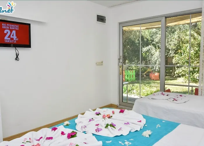Clover Magic Altinkum Park Szálloda 3*