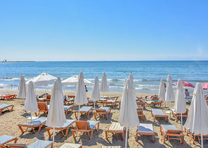 Clover Magic Altinkum Park Szálloda 3*