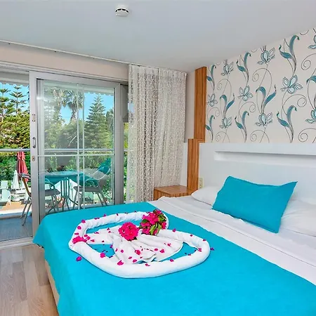 Clover Magic Altinkum Park Otel 3*